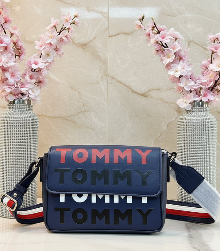 TOMMY HILFIGER FLAP CROSSBODY