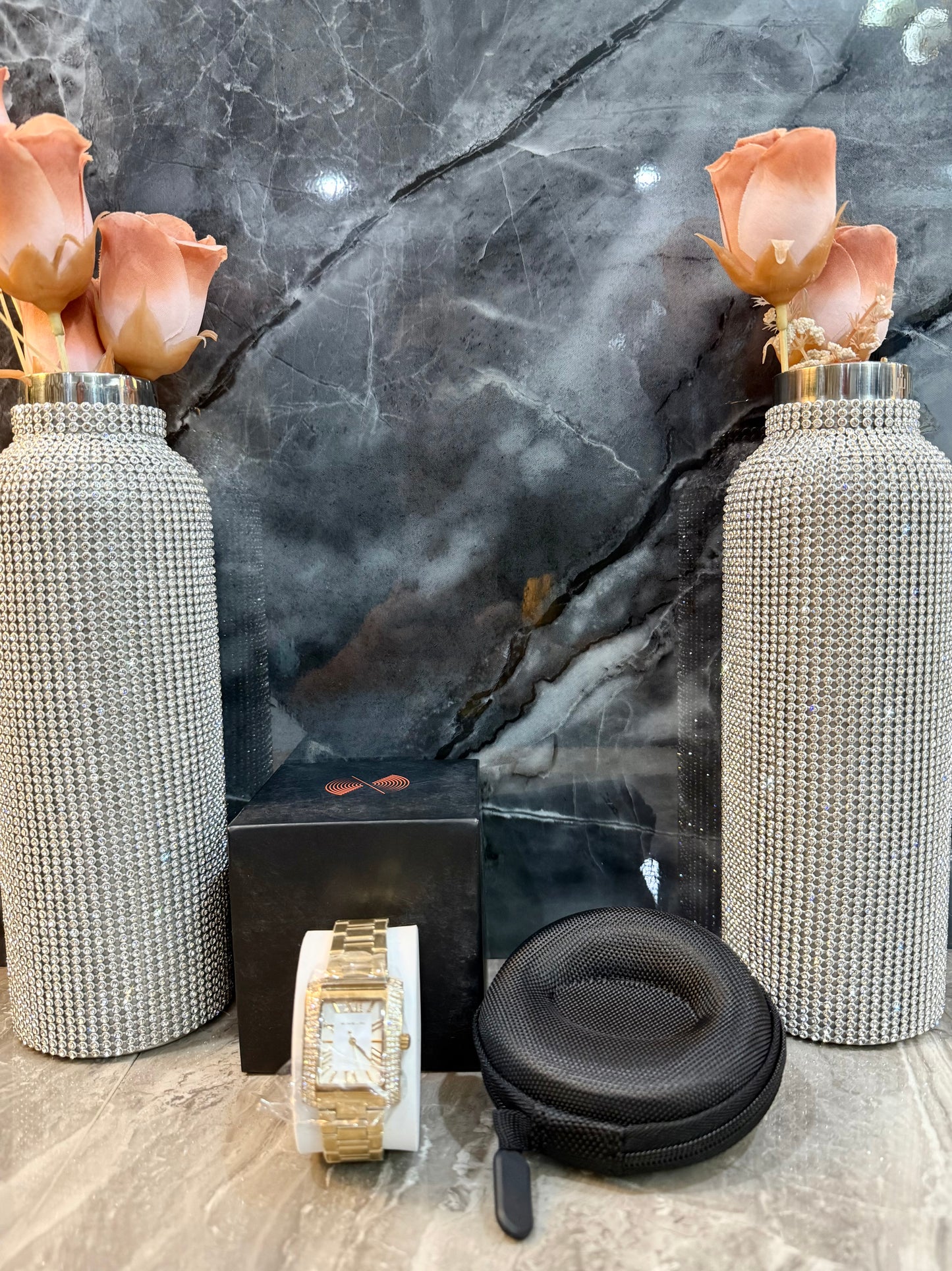 ساعة مايكل كورس إيمري ذهبية اللون - صغيرة مستطيلة