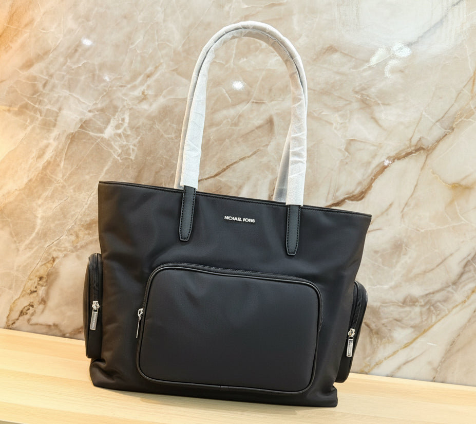 حقيبة مايكل كورس كاي للكمبيوتر المحمول - كبيرة - سوداء