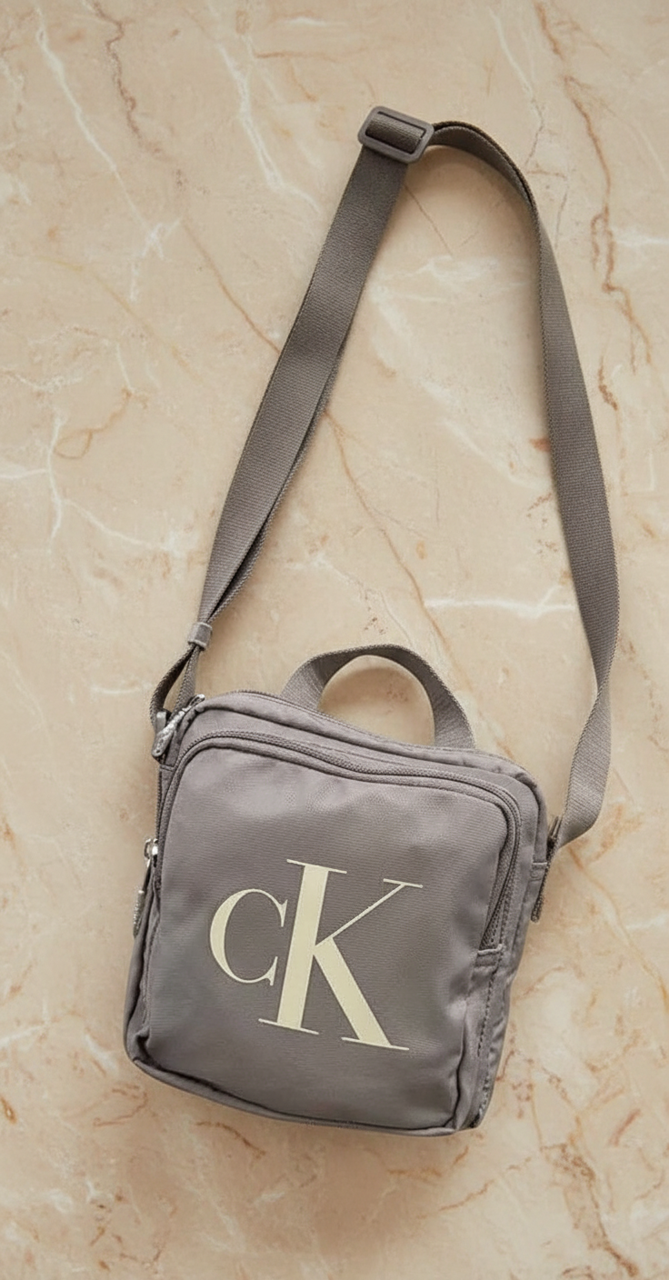 CALVIN KLEIN SPORT ESSENTIAL CAMERA BAG 17 - GRAY