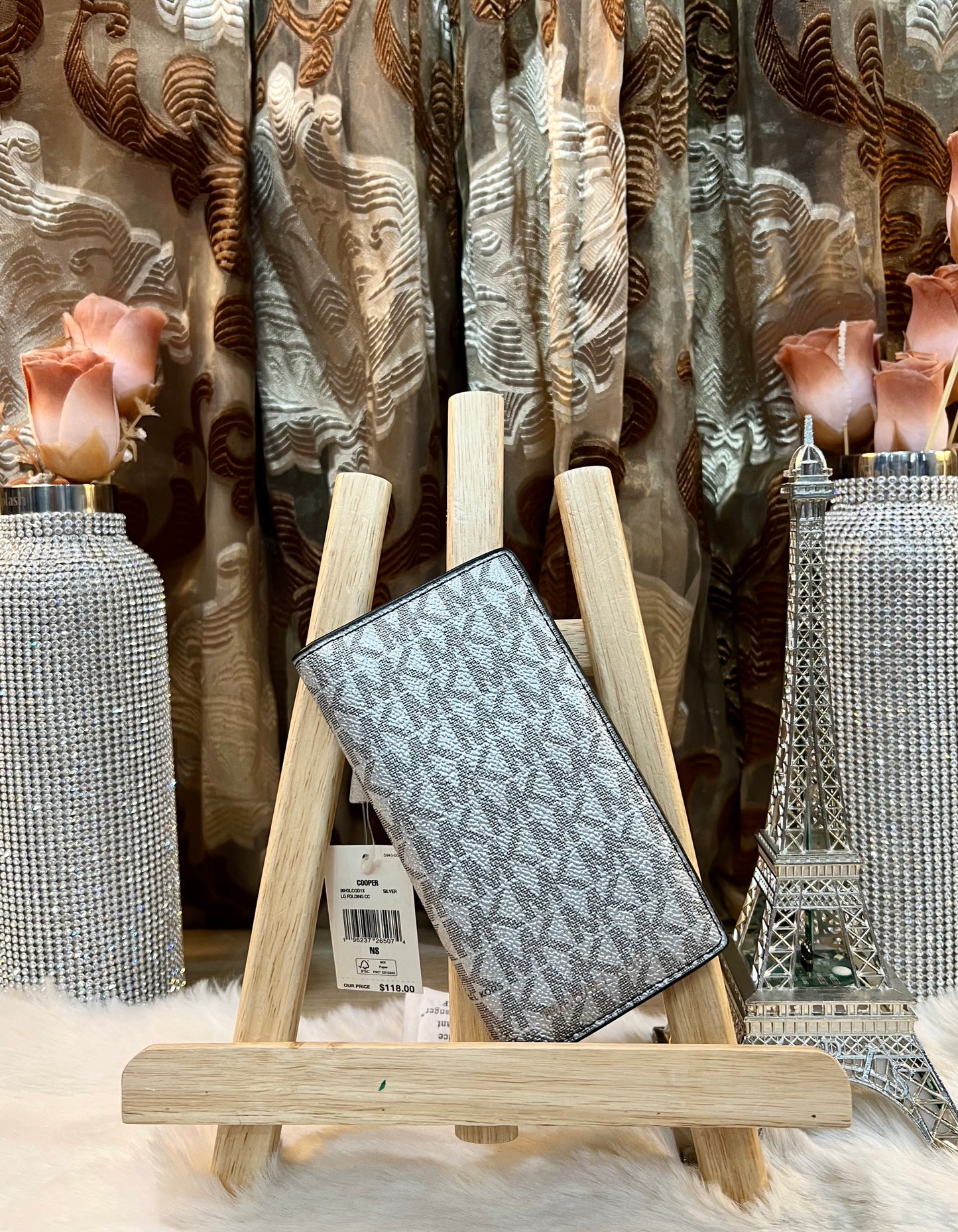 حقيبة مايكل كورس متوسطة الحجم رفيعة قابلة للطي