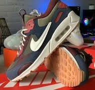 NIKE AIR MAX FUTURA - MEDIUM OLIVE NAVY COLOR ( WOMEN )Size US 7/ EURO 38/ 24CM