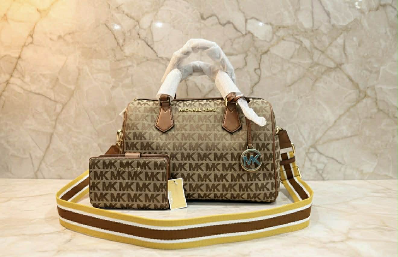 BUNDLE ‼️ MICHAEL KORS BEDFORD DUFFLE LARGE IN SIGNATURE JACQUARD & MEDIUM BIFOLD CORNER ZIP WALLETS