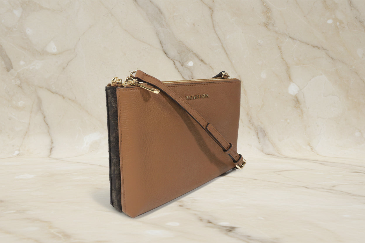 MICHAEL KORS DOUBLE ZIP GUSSET CROSSBODY - MONOBROWN/BROWN
