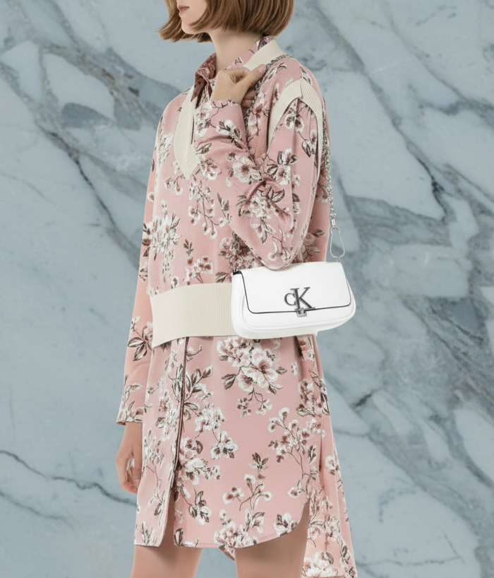 CALVIN KLEIN CHAIN CROSSBODY BAG - SILVER BIRCH