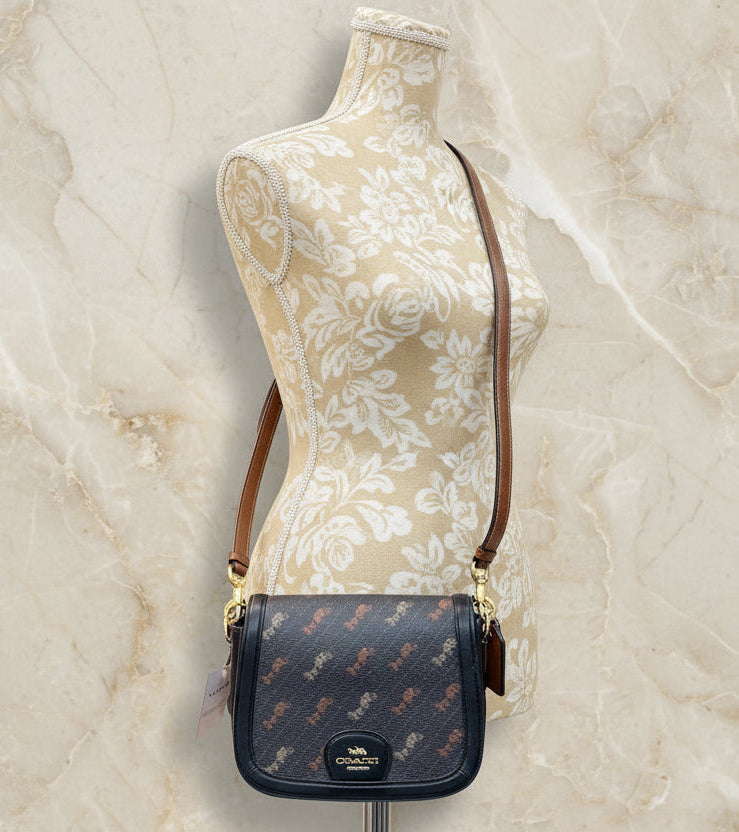 COACH SADDLE CROSSBODY IN SIGNATURE HORSE & CARRIAGE PRINT