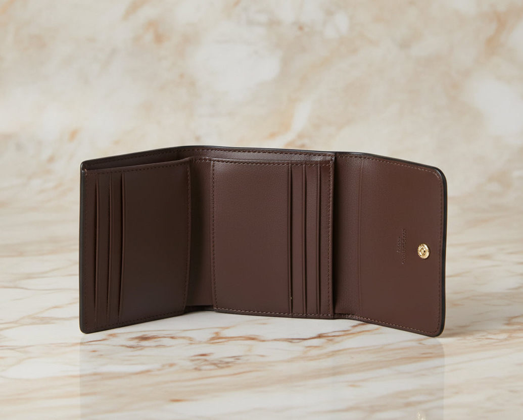 COACH MILA SMALL TRIFOLD WALLET - MAPLE COLOR SIGNATURE