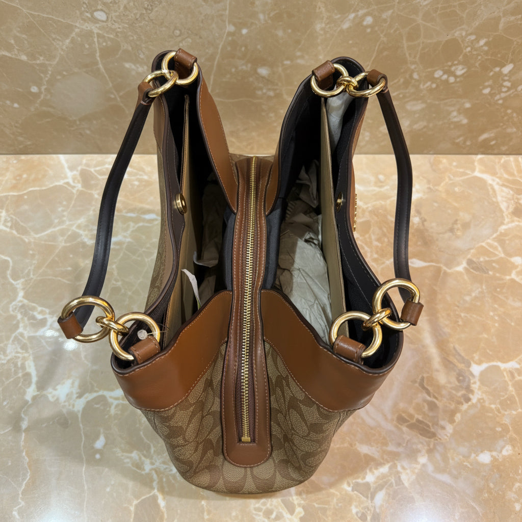 SALE‼️‼️‼️COACH LEXY SHOULDER BAG IN SIGNATURE KHAKI/SADDLE