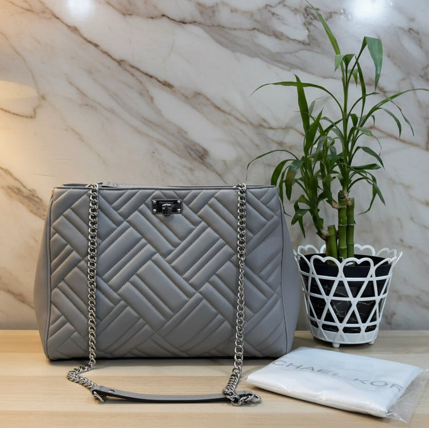MICHAEL KORS PEYTON QUILTED LARGE CHAIN LINK TOTE CONVERTIBLE - PEARL GRAY