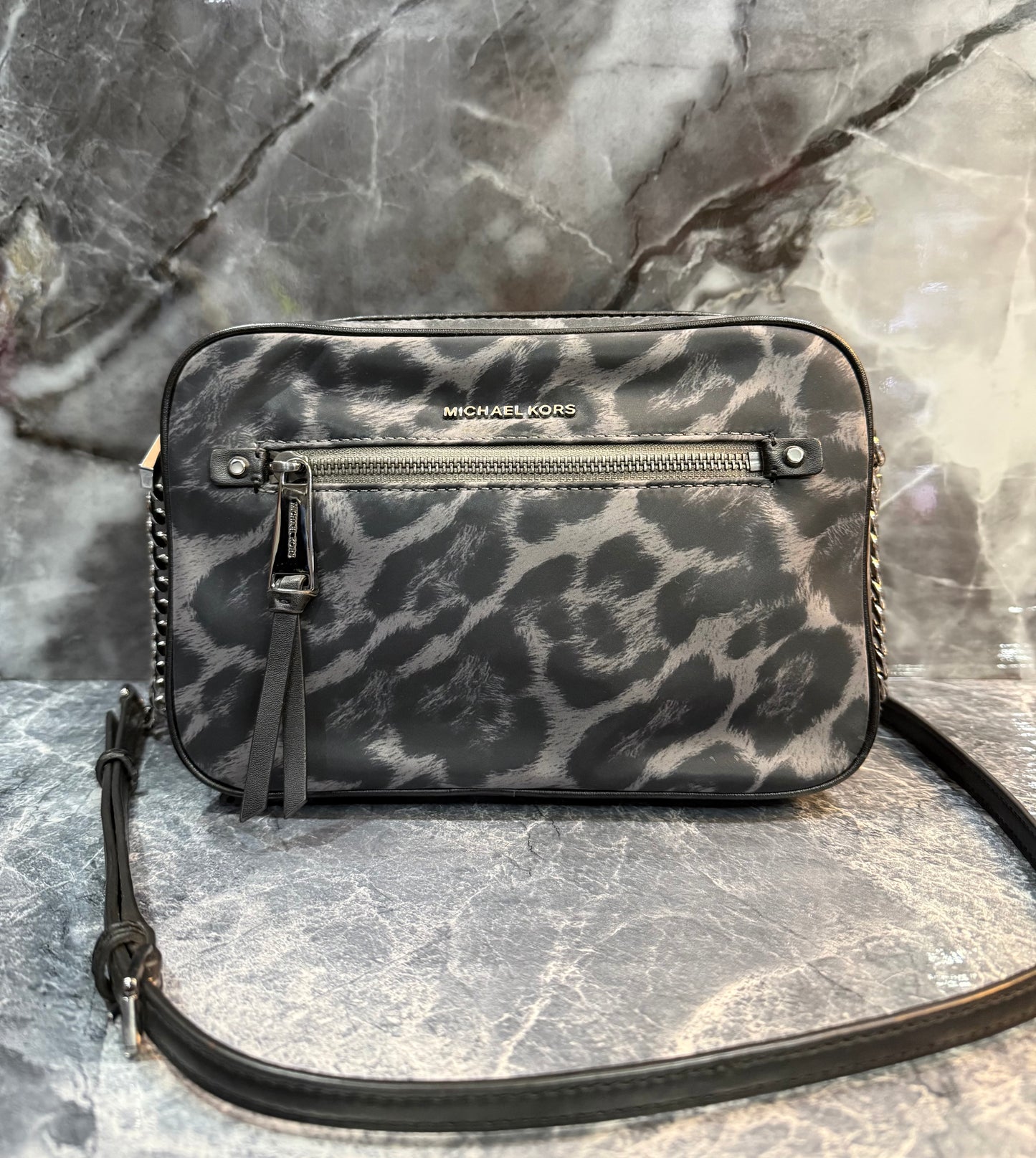 MICHAEL KORS EW JET SET NYLON CHAIN CROSSBODY - BLACK/GREY GUN METAL