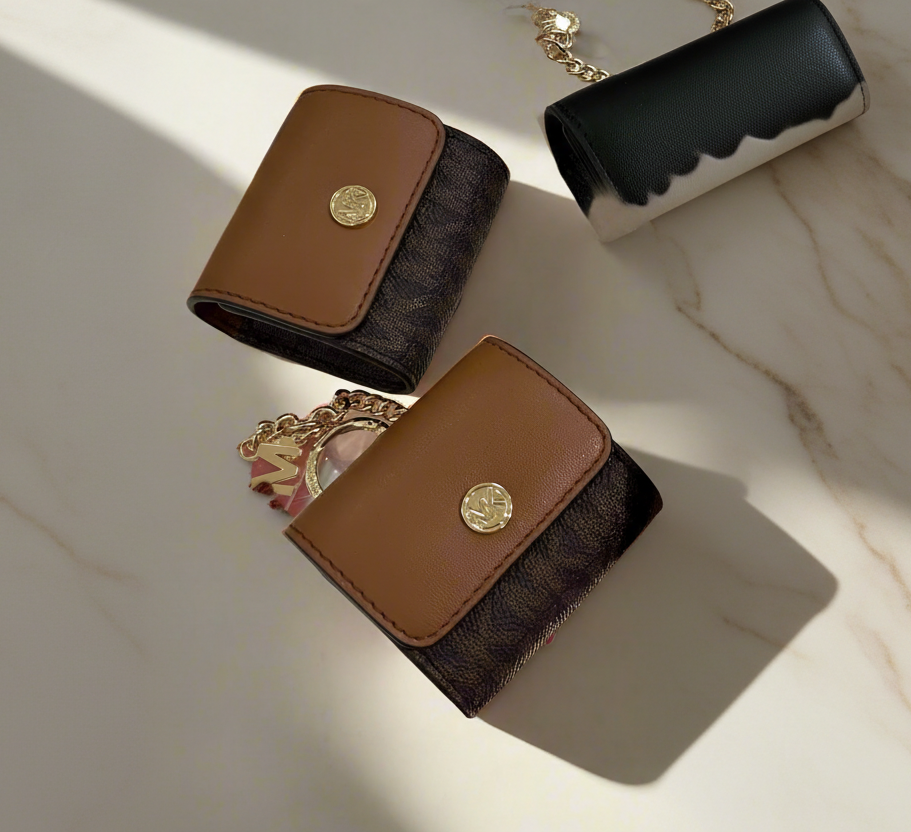 MICHAEL KORS AIRPOD CASE