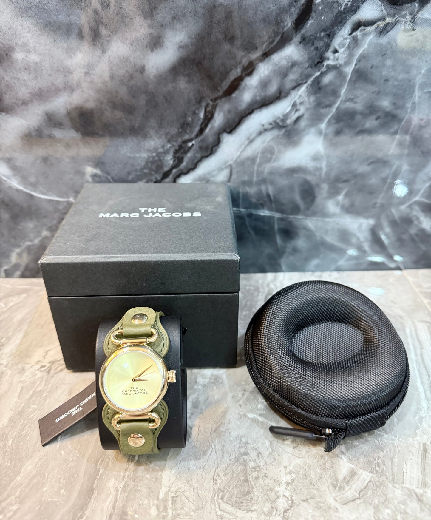 MARC JACOBS CUFF LEATHER WATCH