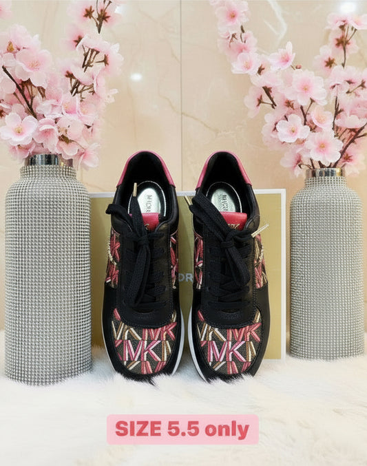 MICHAEL KORS TRAINER SHOES SIZE 5.5 CAN FIT TO SIZE 5
