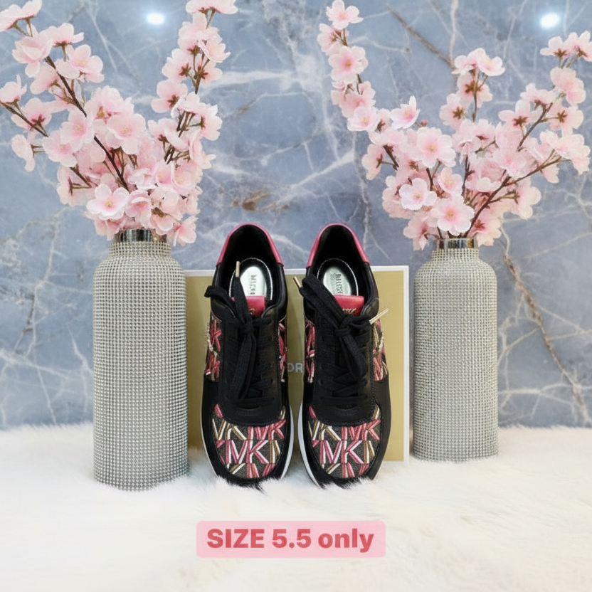 MICHAEL KORS TRAINER SHOES SIZE 5.5 CAN FIT TO SIZE 5