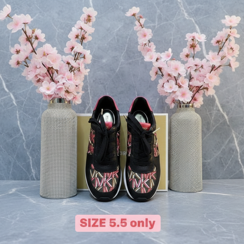 MICHAEL KORS TRAINER SHOES SIZE 5.5 CAN FIT TO SIZE 5