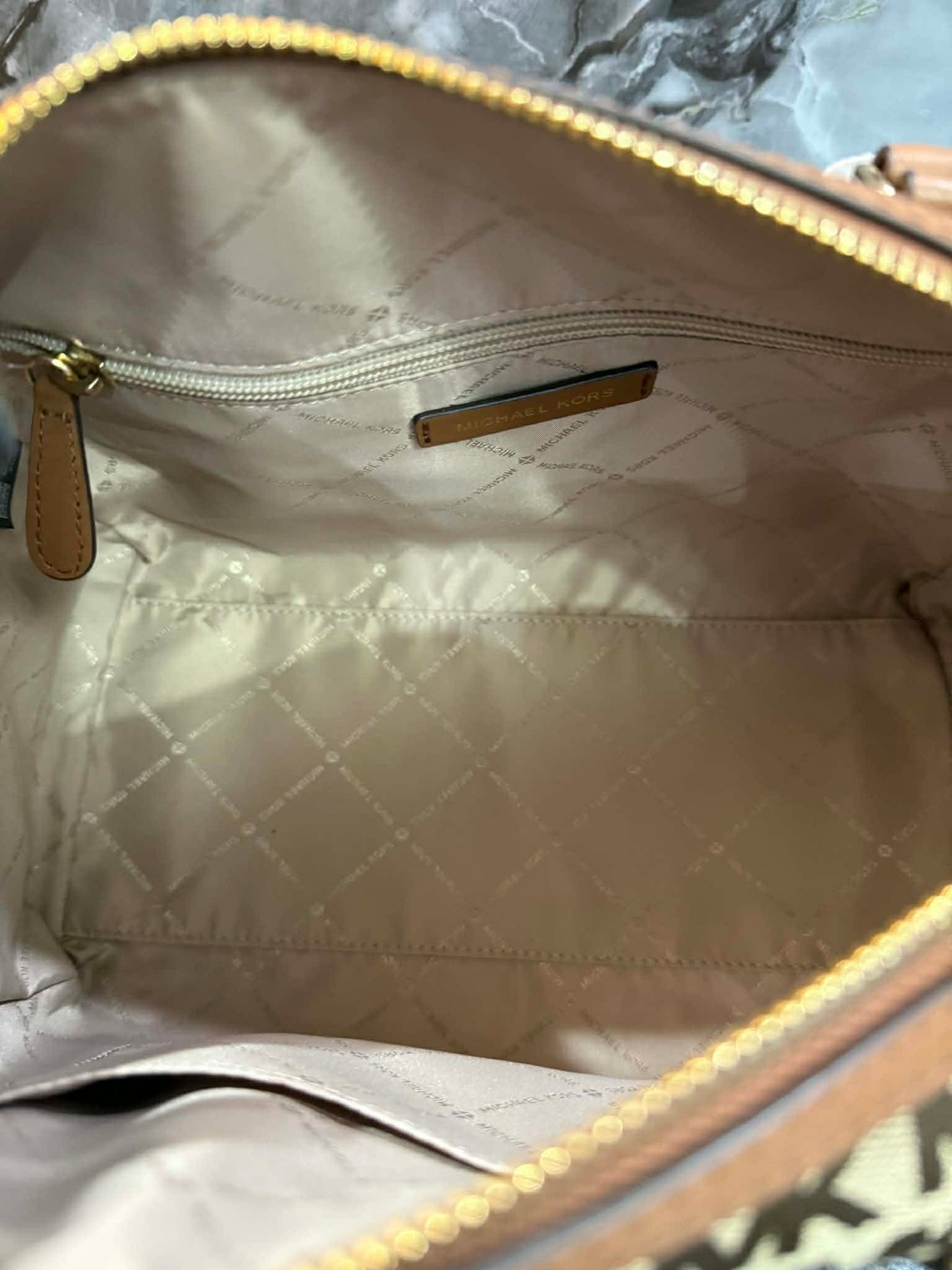 BUNDLE ‼️ MICHAEL KORS BEDFORD DUFFLE LARGE IN SIGNATURE JACQUARD & MEDIUM BIFOLD CORNER ZIP WALLETS