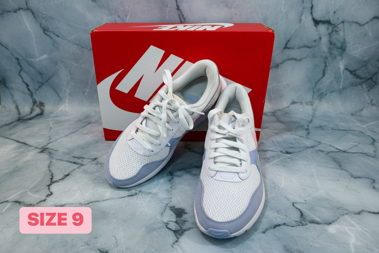 NIKE
