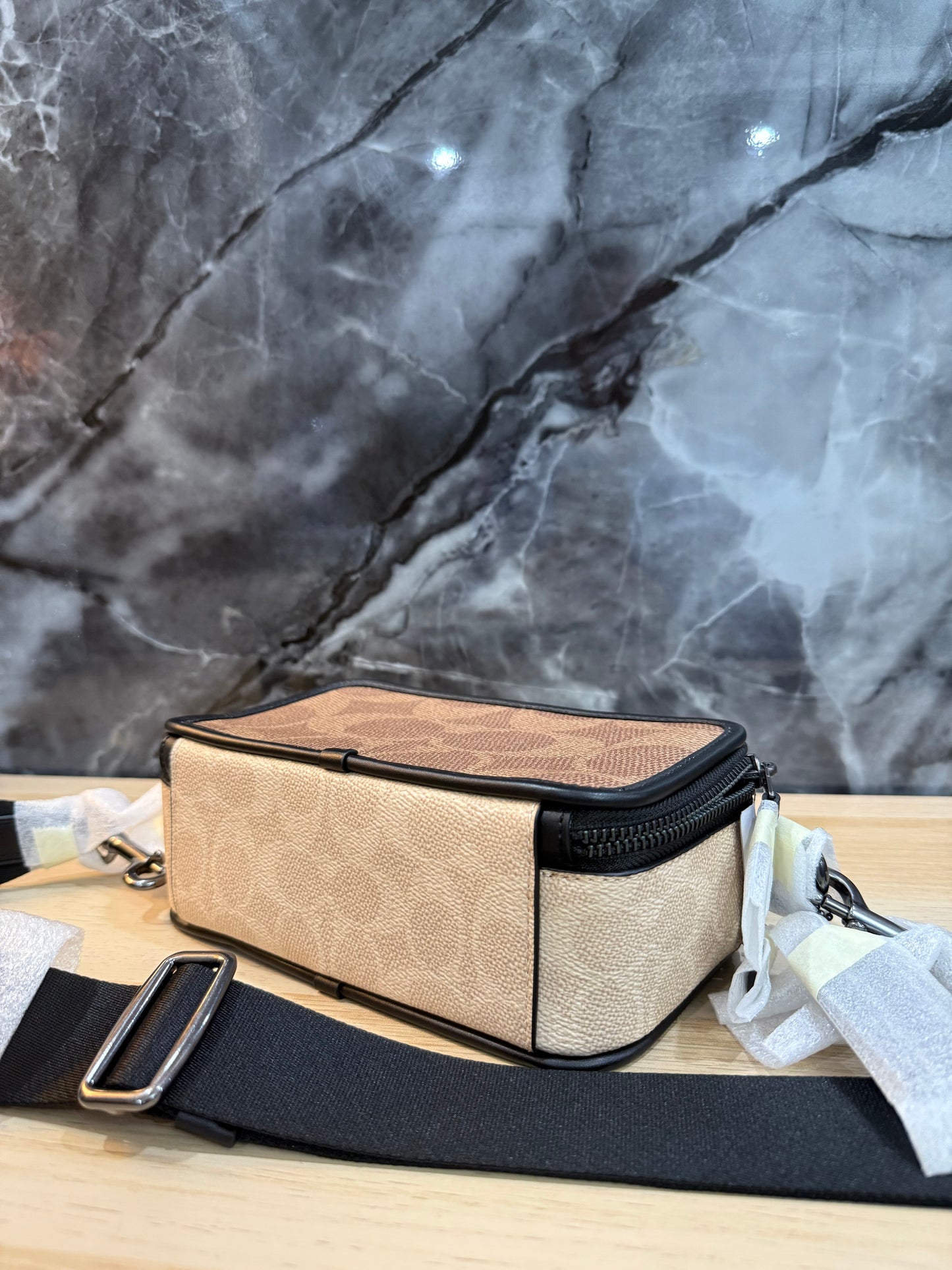 COACH WYATT CAMERA BAG - MULTI COLOR BLOCKED SAND/TAN