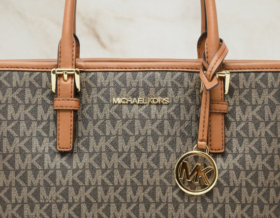 MICHAEL KORS XS JET SET CARRYALL TRAVEL ZIP TOTE - BLACK - BROWN MULTI WITH A TOUCH OF METTALIC GOLD