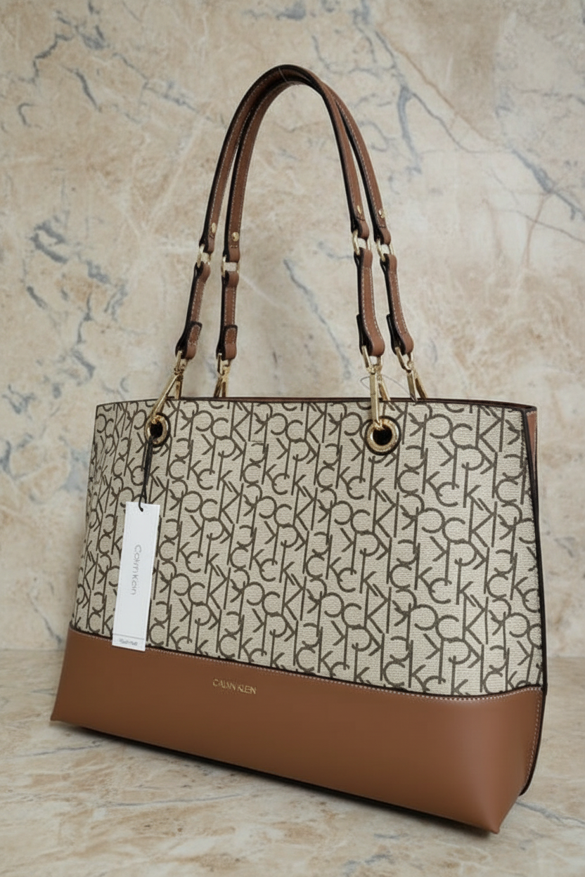 CALVIN KLEIN TOTE IN SIGNATURE LOGO BEIGE/BROWN- XL OPEN WITH LARGE ZIP POUCH & LONG STRAP