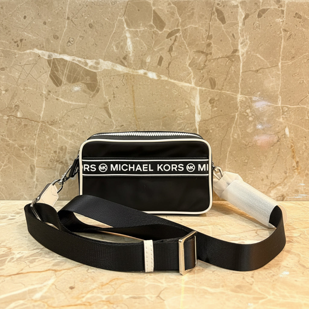 MICHAEL KORS NWT KENLY CAMERA BAG DOUBLE ZIP - NYLON