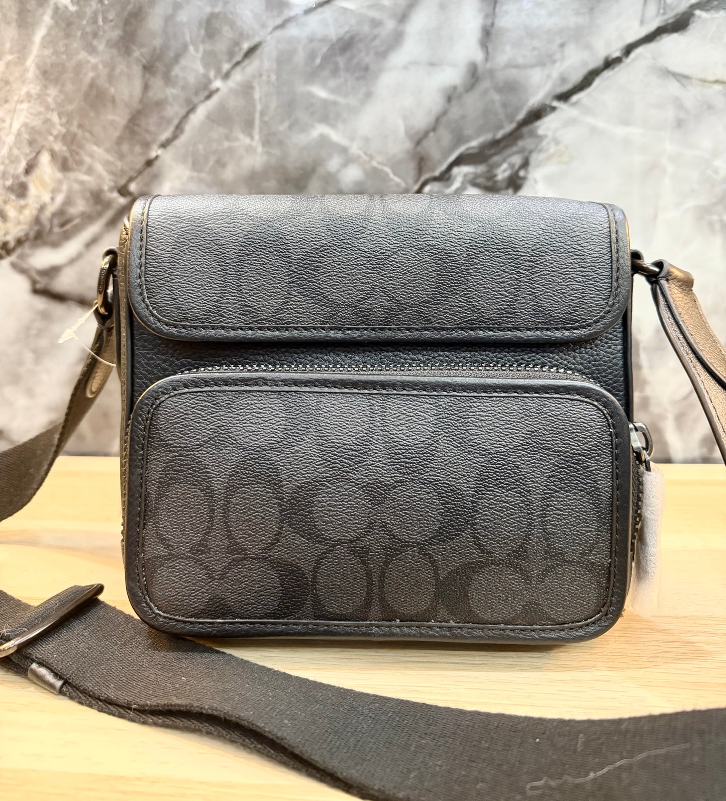 COACH SULLIVAN FLAP CROSSBODY - SIGNATURE CANVAS/CHARCOAL BLACK