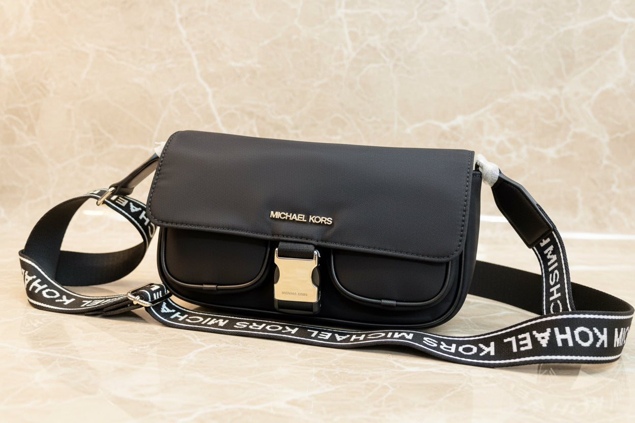 MICHAEL KORS KHAI MEDIUM DOUBLE POCKET FLAP MESSENGER