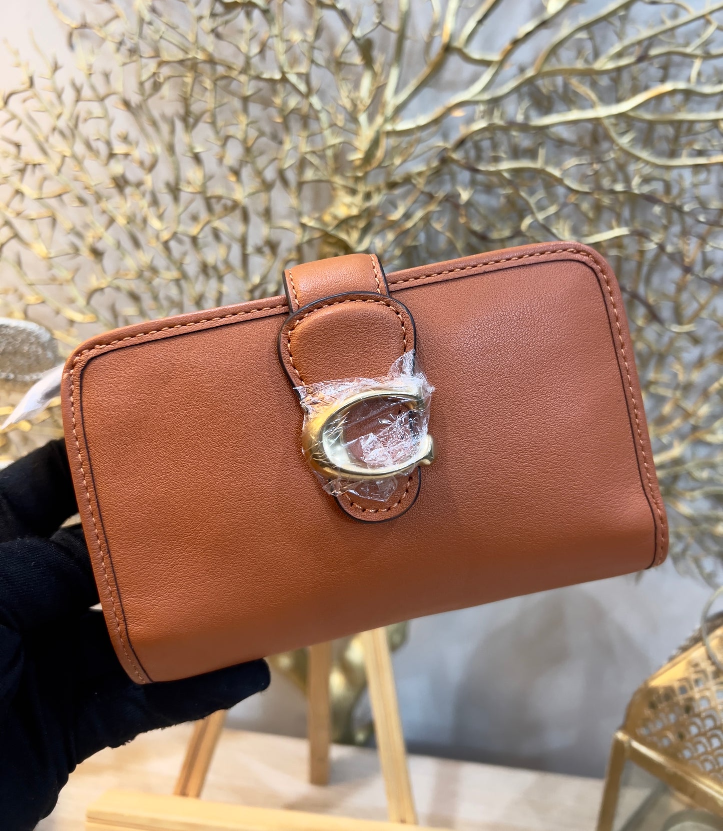 تخفيضات هائلة ‼️‼️ حقيبة كوتش متوسطة الحجم قابلة للطي بسحاب في الزاوية (من متجر بوتيك) بها طية - بدون بطاقة السعر