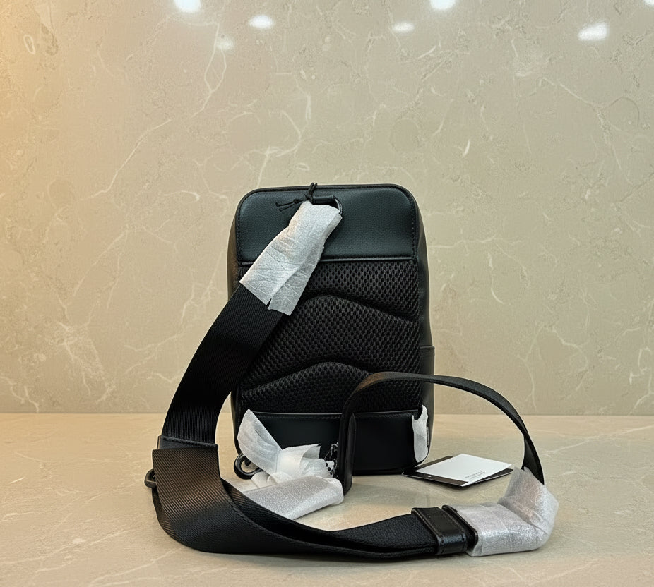 تخفيضات‼️ حقيبة ظهر/حقيبة كتف من كوتش جوثام، 13 مجسمًا صغيرًا للرجال، بدون بطاقة تعريف - (منتج تجزئة)