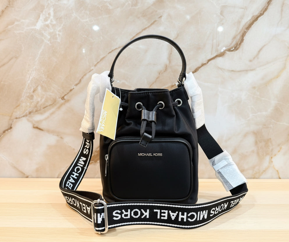 دلو مايكل كورس كاي - صغير