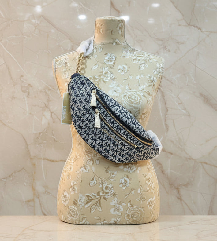 MICHAEL KORS MOTT JACQUARD SIGNATURE WAISTPACK/BELTBAG - NAVY BLUE