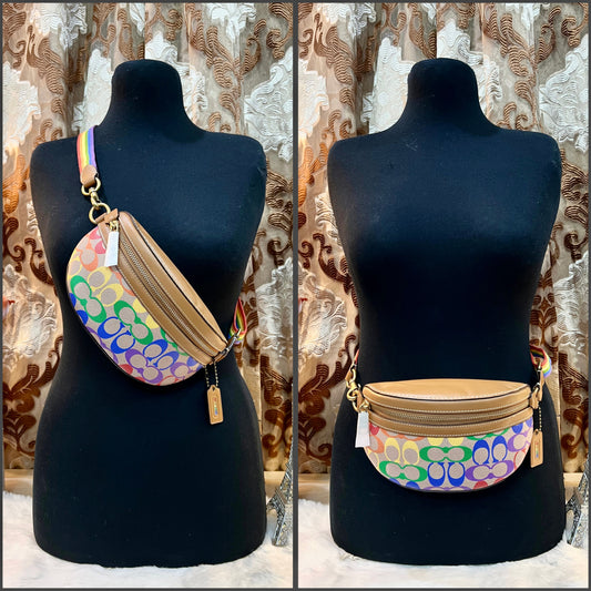 COACH BETHANY WAISTPACK/BELTBAG/BODYBAG - IN RAINBOW SIGNATURE - MISSING PRICE TAG