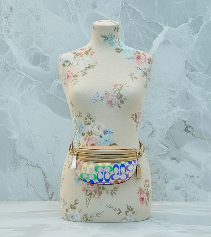 COACH BETHANY WAISTPACK/BELTBAG/BODYBAG - IN RAINBOW SIGNATURE - MISSING PRICE TAG