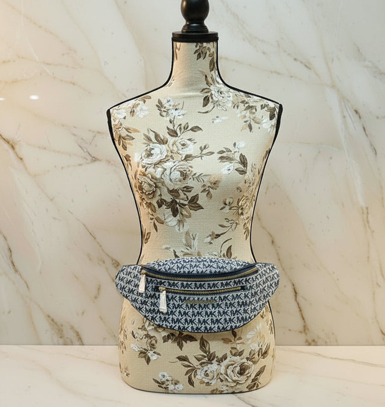 MICHAEL KORS MOTT JACQUARD SIGNATURE WAISTPACK/BELTBAG - NAVY BLUE