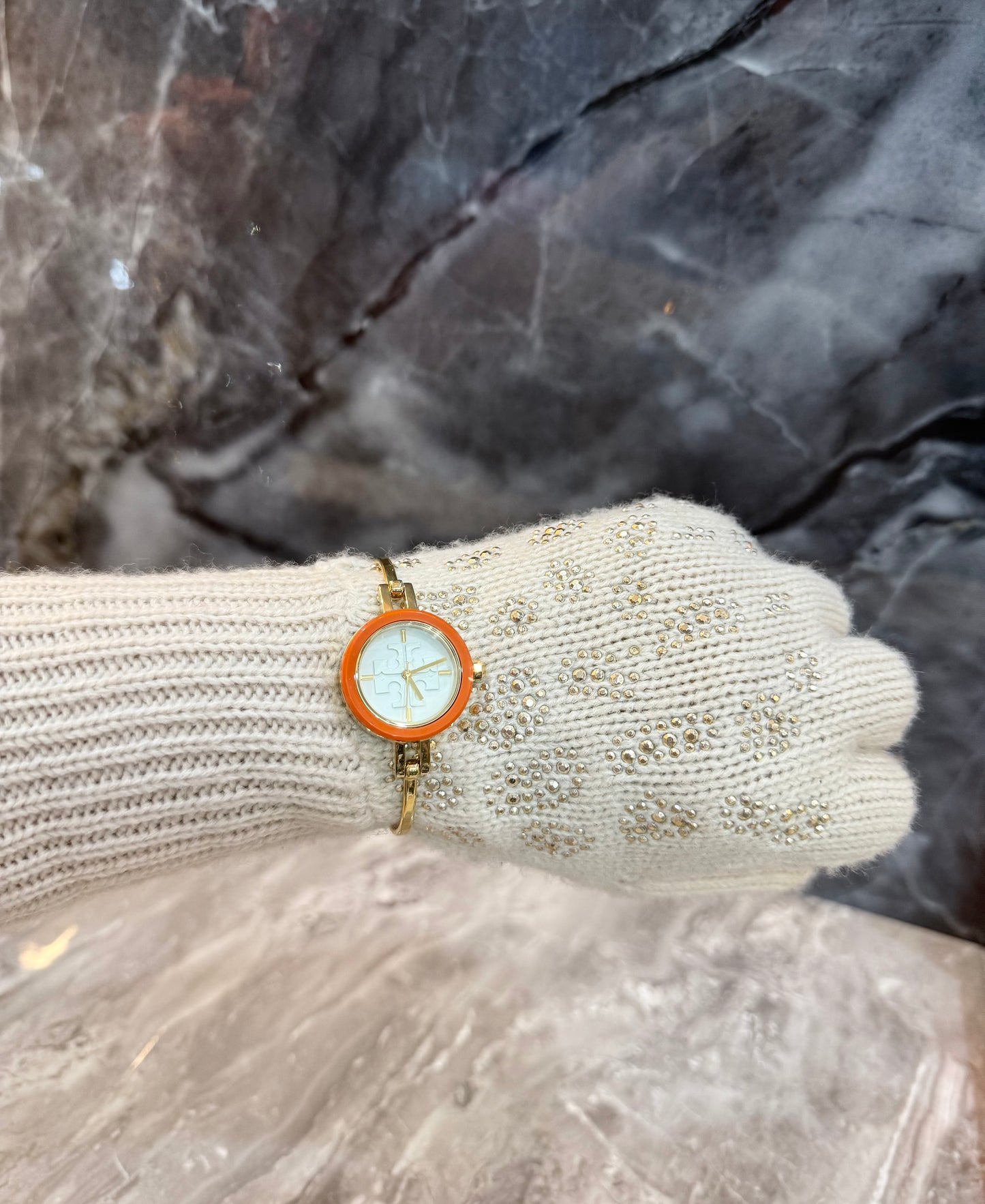 ساعة توري بورش الصغيرة ذات الأزرار القابلة للتبديل