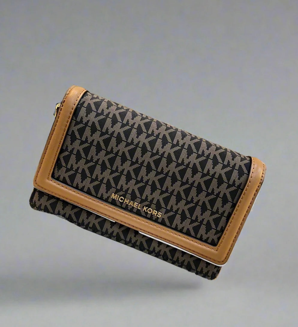 MICHAEL KORS JET SET LOGO SMARTPHONE CROSSBODY BAG- BROWN ACORN - WOVEN
