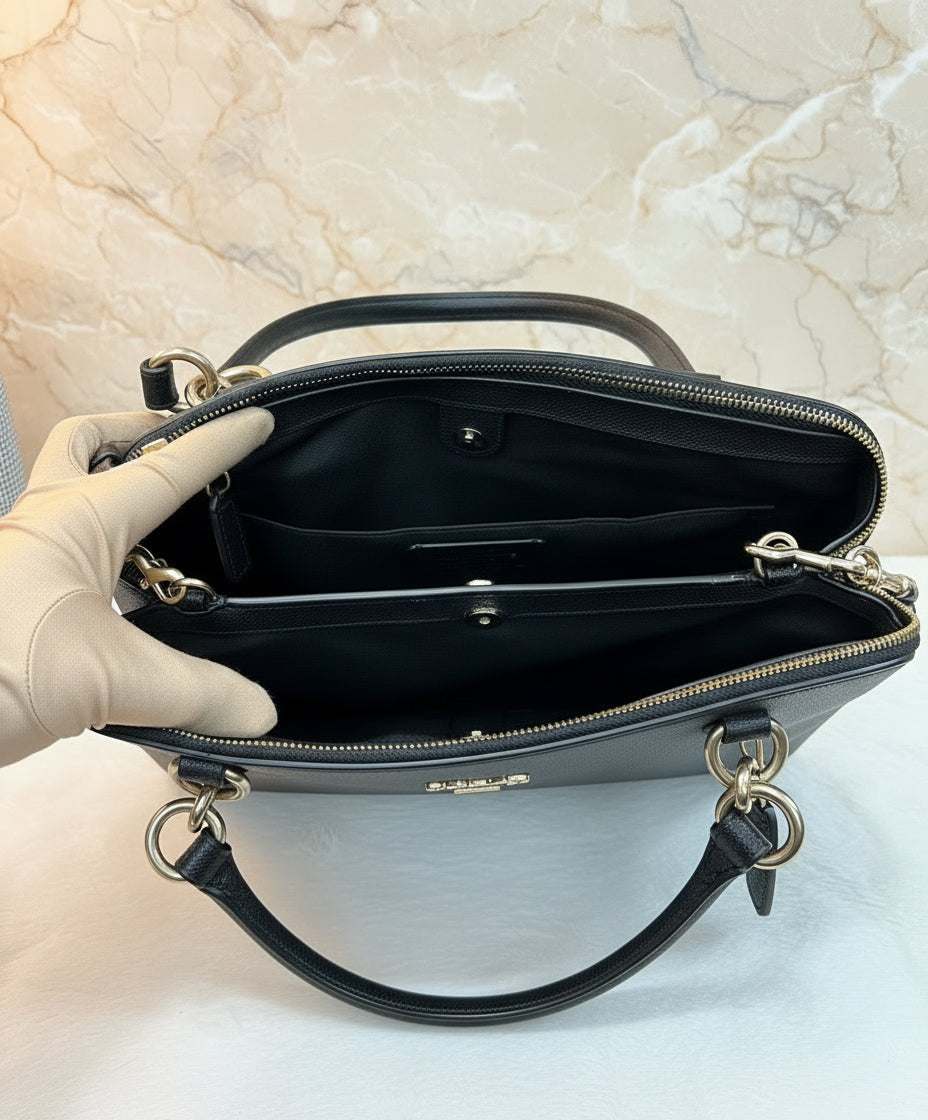 حقيبة حمل كبيرة من كوتش بروك