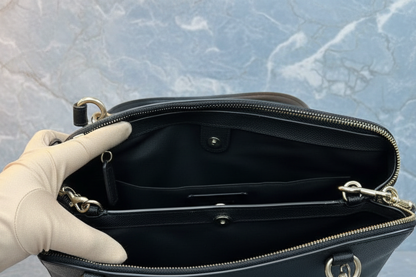 حقيبة حمل كبيرة من كوتش بروك