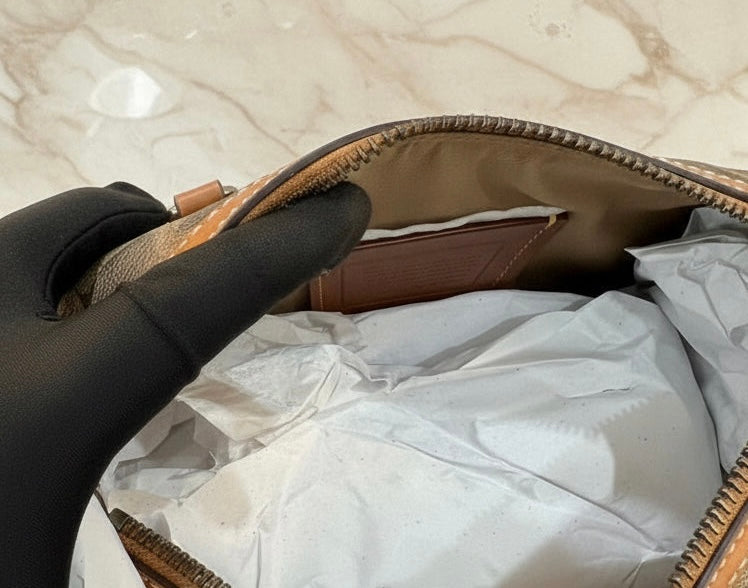 حقيبة كوتش جوثام دافل مقاس 24 بوصة من الجلد المميز