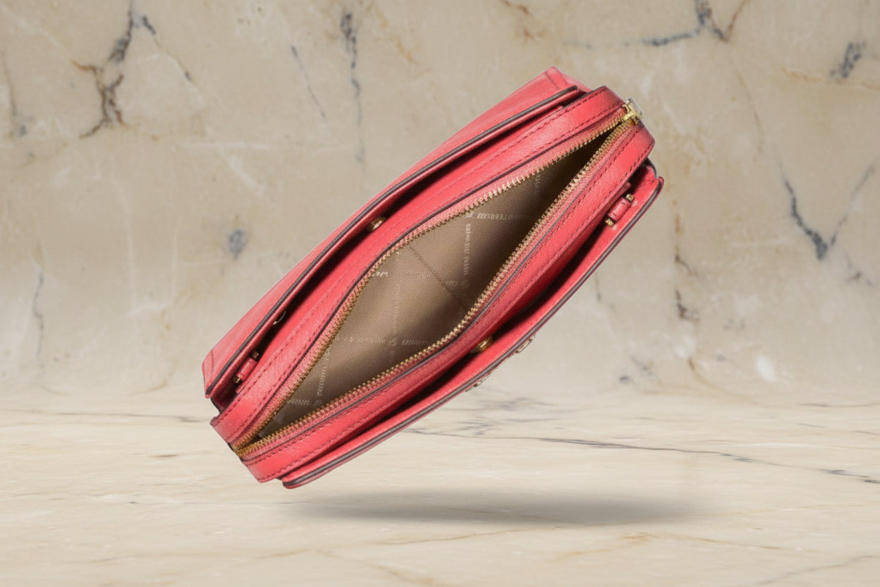 MICHAEL KORS LESLIE MESSENGER BAG - ELECTRIC PINK ( FUSCHIA COLOR )