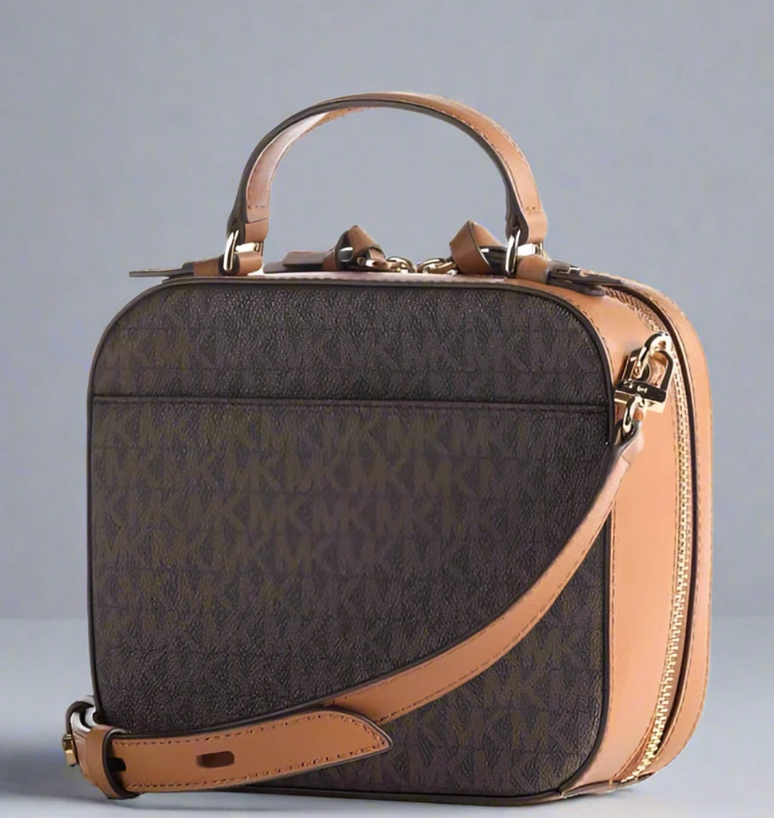 MICHAEL KORS CHARM JET SET LOGO CROSSBODY BAG ( FROM BOUTIQUE STORE )