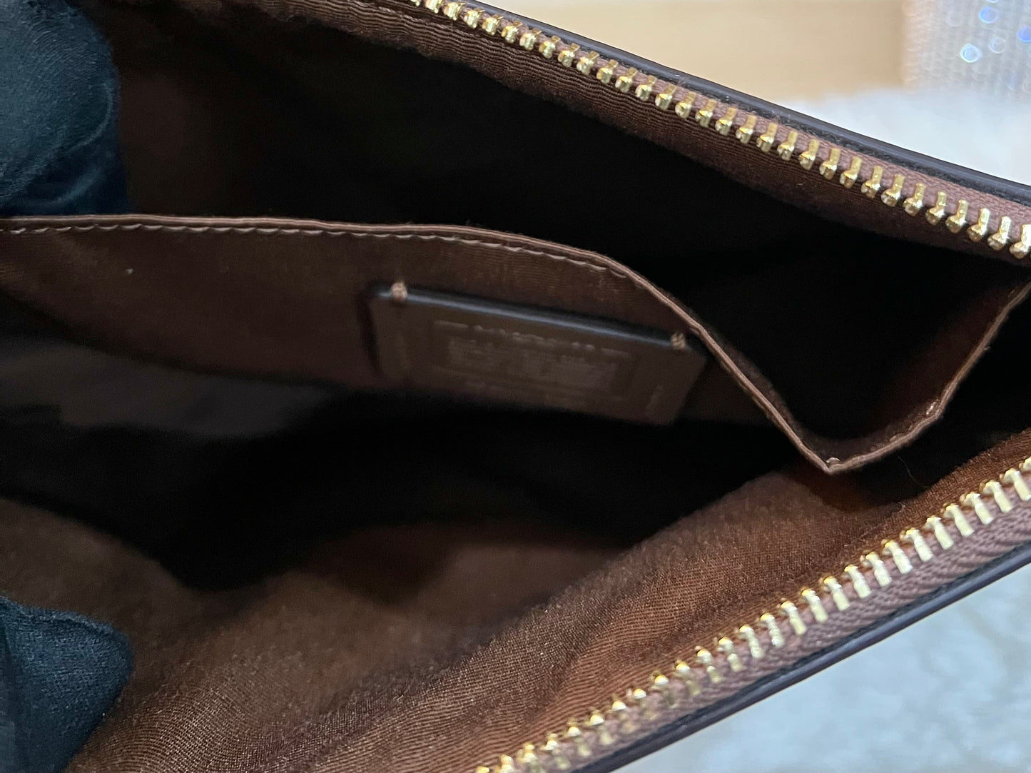 COACH GALLERY FILE CROSSBODY IN SIGNATURE CANVAS - KHAKI BROWN