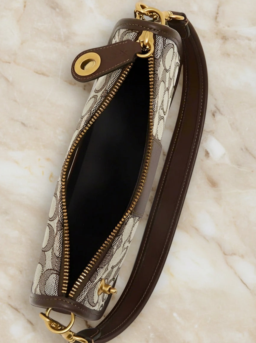 تخفيضات هائلة! ‼️‼️ حقيبة يد من قماش الجاكار من ماركة كوتش - بدون بطاقة السعر