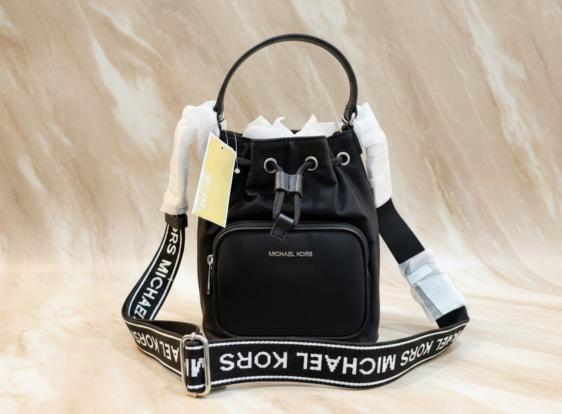 MICHAEL KORS KHAI BUCKET - SMALL