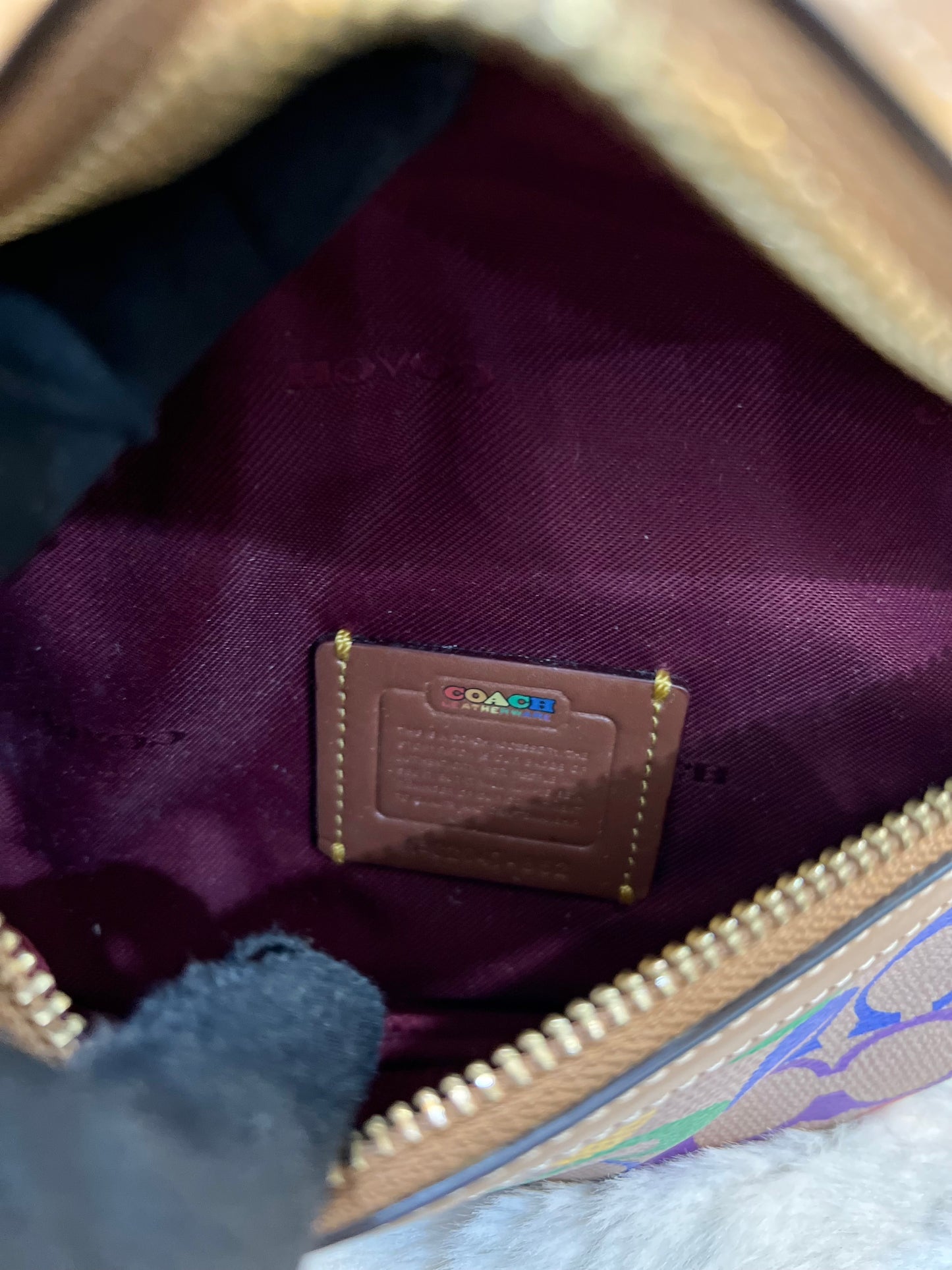 COACH BETHANY WAISTPACK/BELTBAG/BODYBAG - IN RAINBOW SIGNATURE - MISSING PRICE TAG