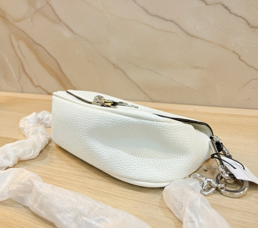 CALVIN KLEIN CHAIN CROSSBODY BAG - SILVER BIRCH