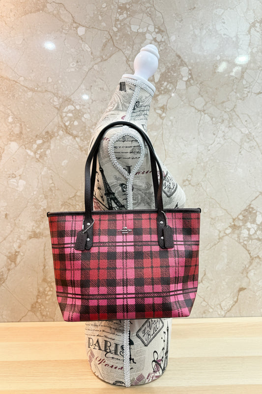 حقيبة كوتش ميني سيتي توت بنقشة مربعات الظل