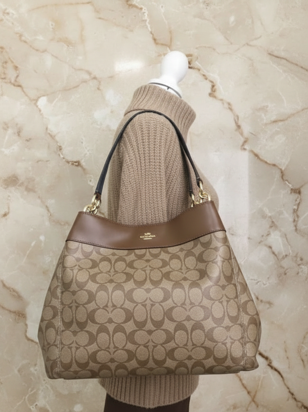 SALE‼️‼️‼️COACH LEXY SHOULDER BAG IN SIGNATURE KHAKI/SADDLE