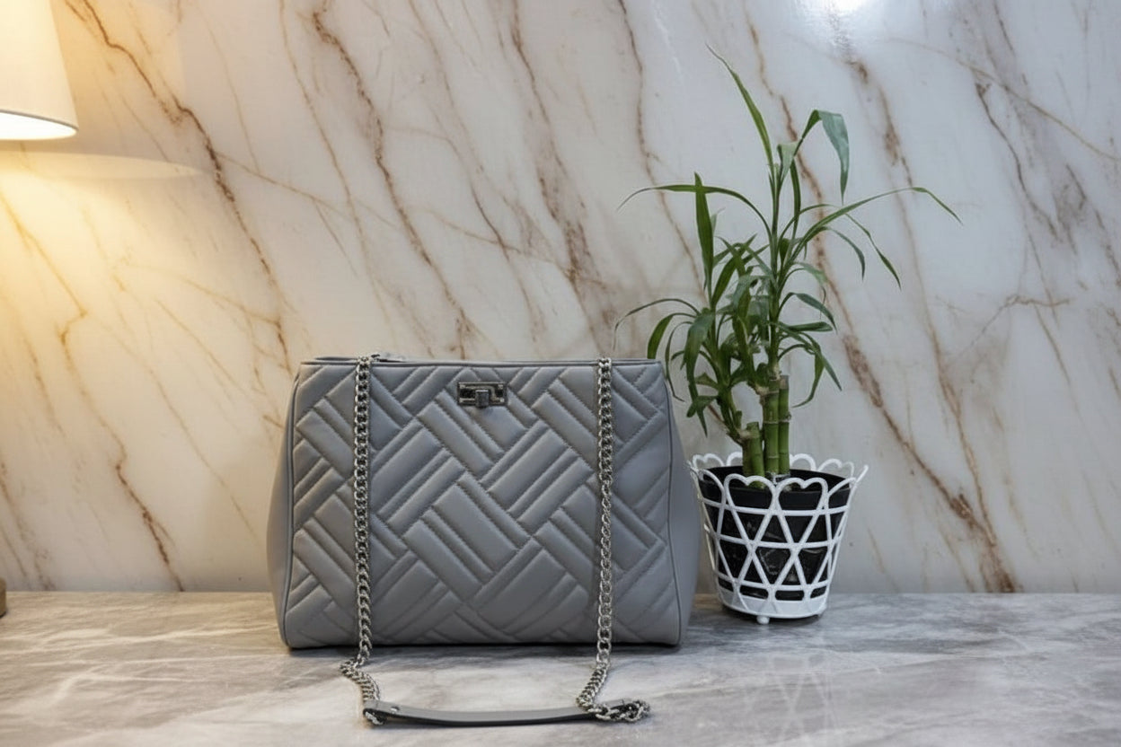 MICHAEL KORS PEYTON QUILTED LARGE CHAIN LINK TOTE CONVERTIBLE - PEARL GRAY