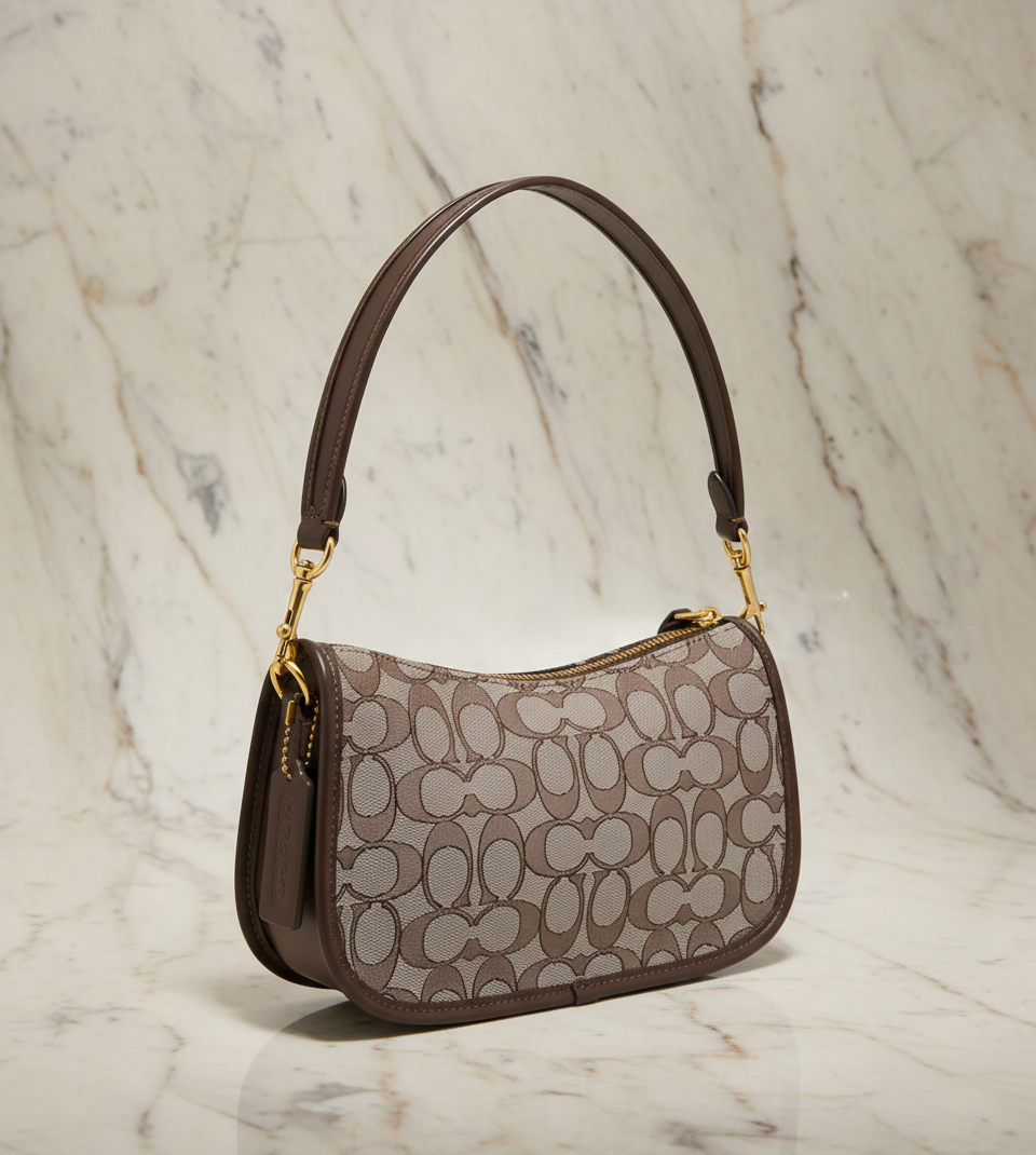 تخفيضات هائلة! ‼️‼️ حقيبة يد من قماش الجاكار من ماركة كوتش - بدون بطاقة السعر